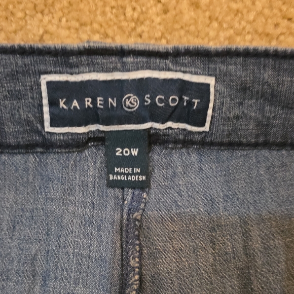 Karen Scott Blue Denim Skort with Red Belt Sz 20 - Picture 2 of 4